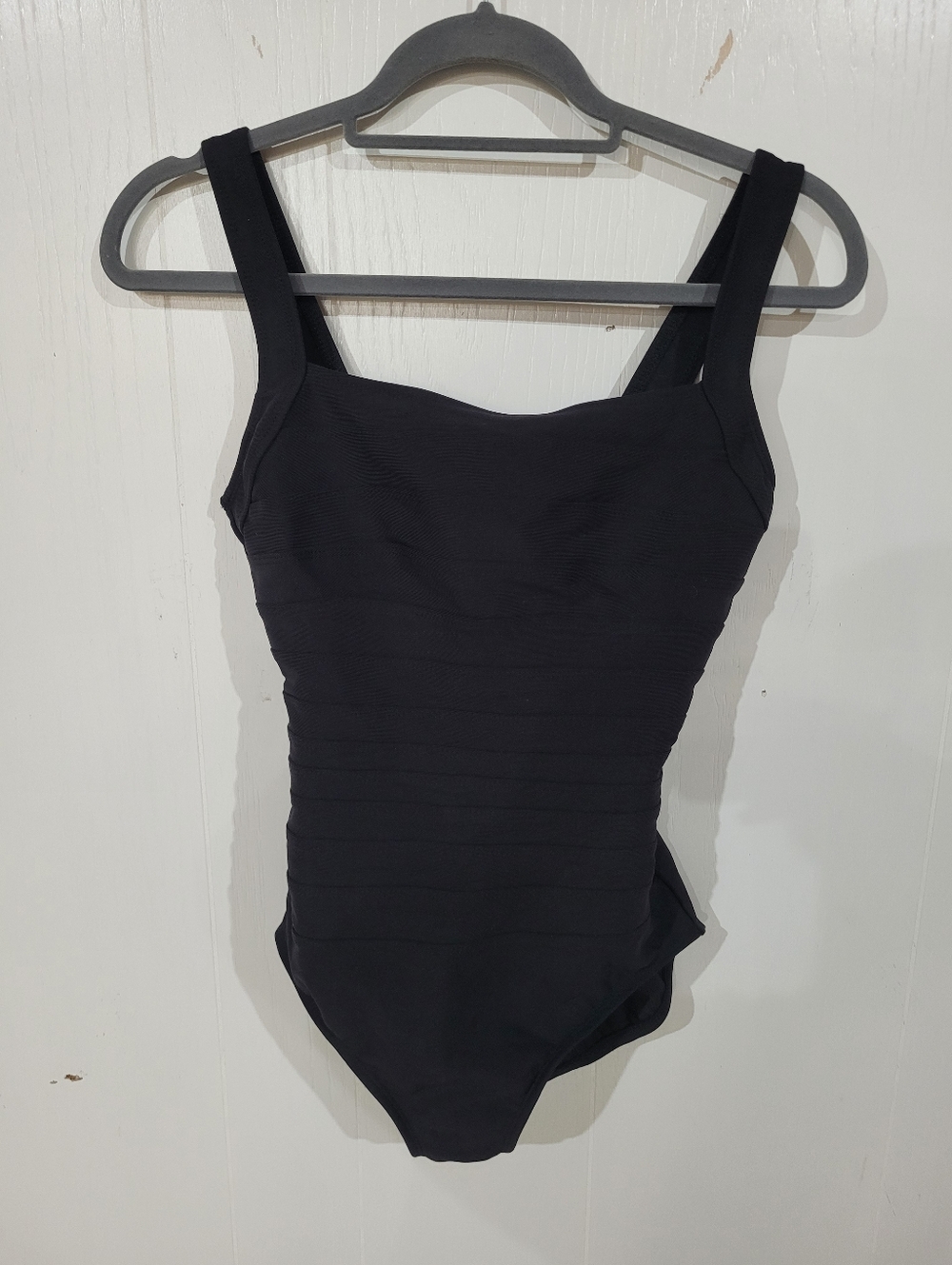 Miraclesuit Womens Black One-Piece Square Neck Bandit Tummy Control Swimsuit 8